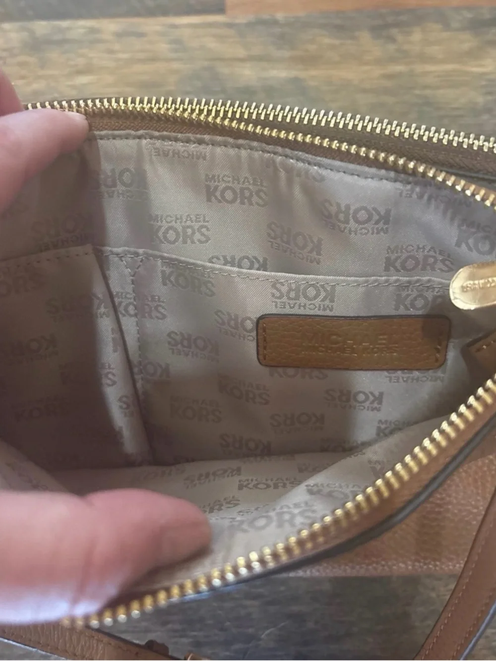 MICHAEL Michael Kors Jet Set Travel DBL‎ Gusset Crossbody